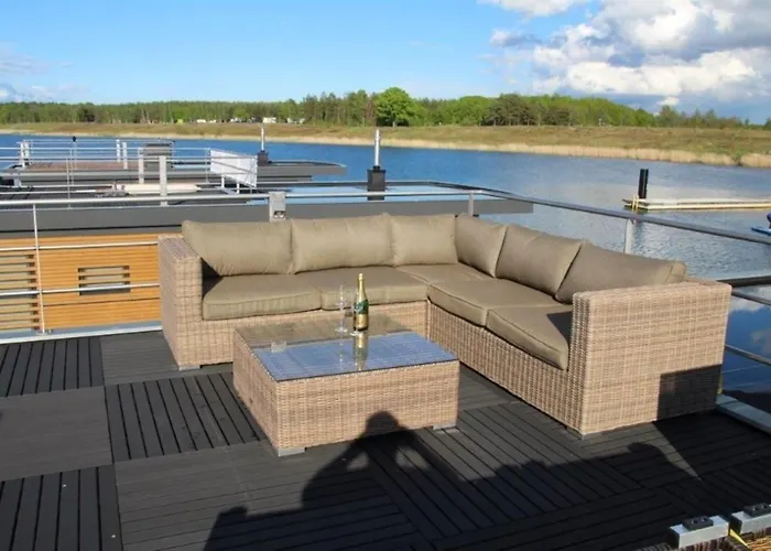 Hausboot Seensucht 船屋